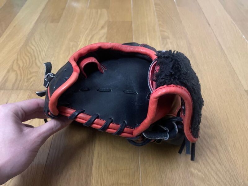 手口から見た薬指リング